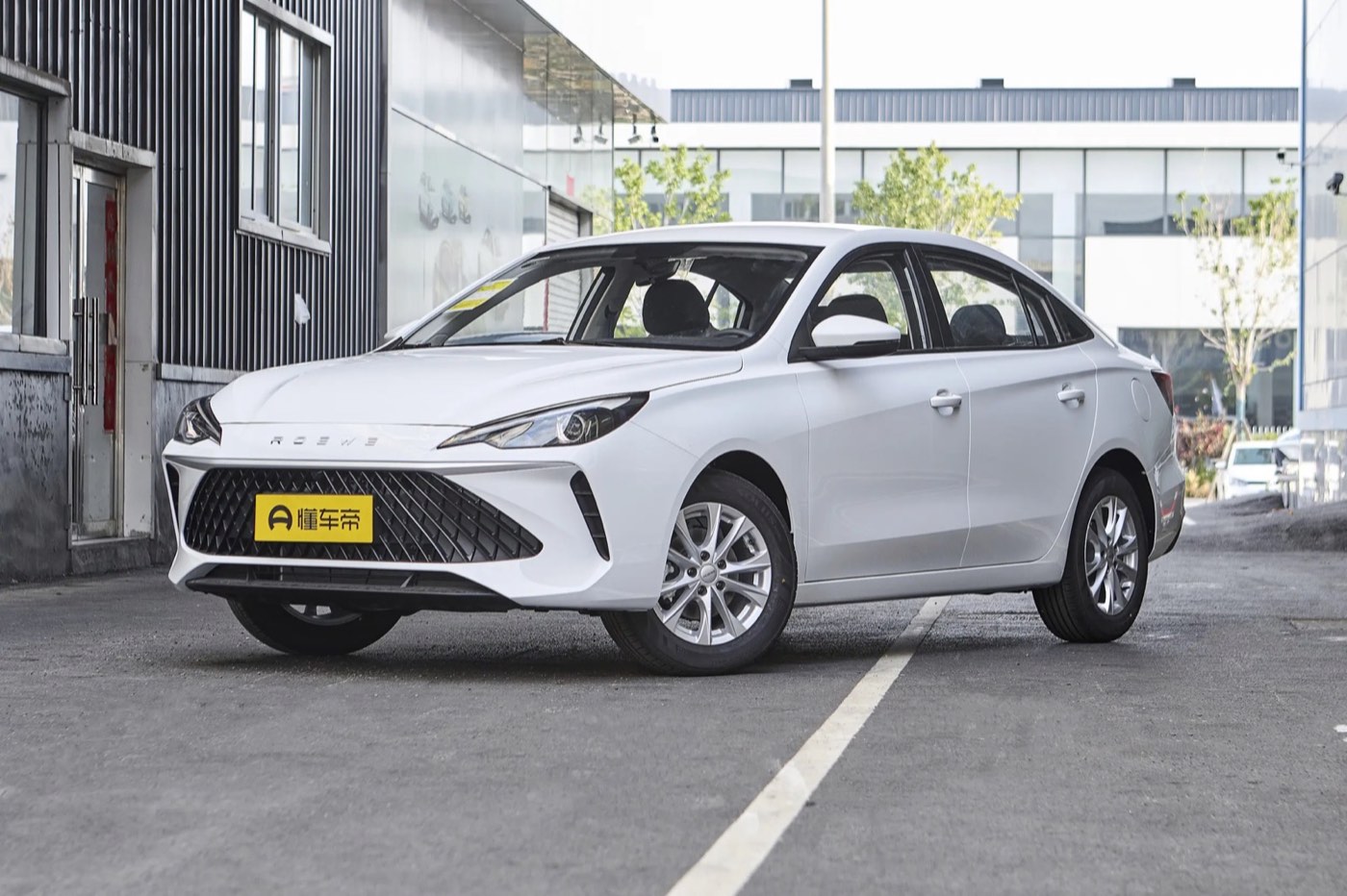 Roewe i5 2026 1.5L Manual Comfort Edition